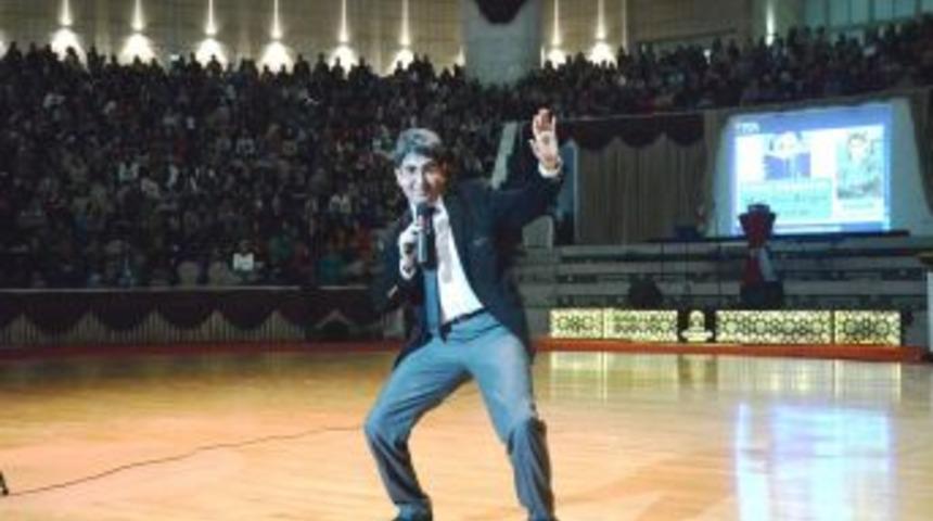 Binlerce Üniversiteli, Okuma Şöleninde Buluştu