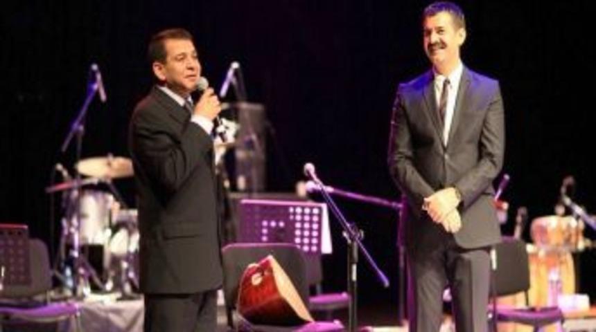 Başakşehir Belediyesi Aşık Mahsuni Şerif&rsquo;i Andı
