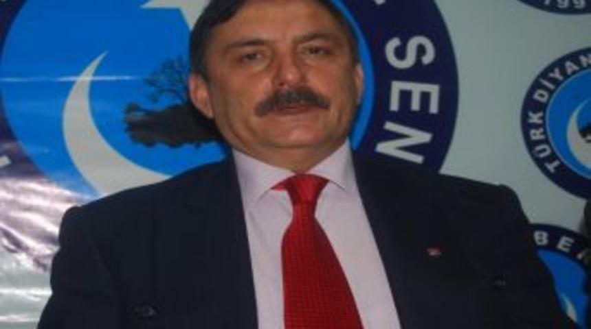 T&uuml;rk Sağlık-sen Giresun Şube Başkanı İbrahim Ekiz D&uuml;zenlediği Basın Toplantısında, Sağlık &Ccedil;alışanlarının Habersiz Tayin Edildiğini İddia Etti