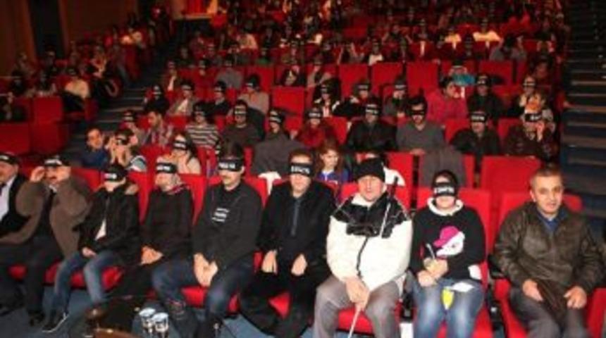 G&ouml;rme Engellilerin Sinema Keyfi