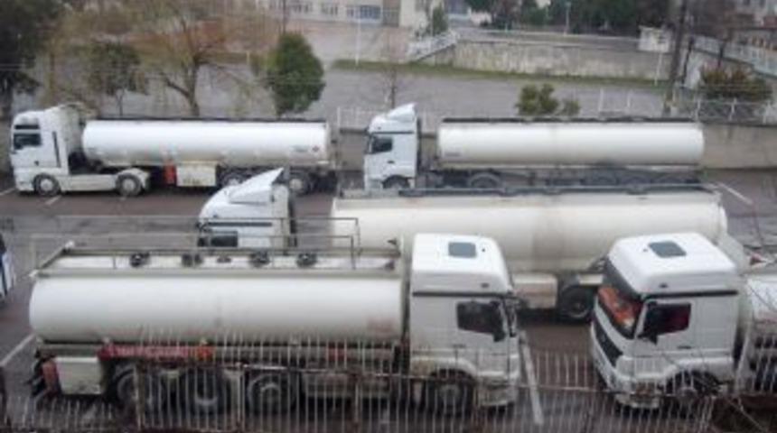 Koceali'nde 85 Bin Litre Ka&ccedil;ak Motorin Ele Ge&ccedil;irildi