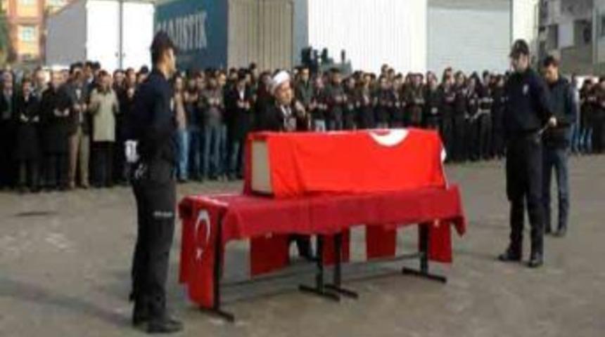 Şehit Polis Memuru Bektaş I&ccedil;in Cizre&rsquo;de T&ouml;ren D&uuml;zenlendi