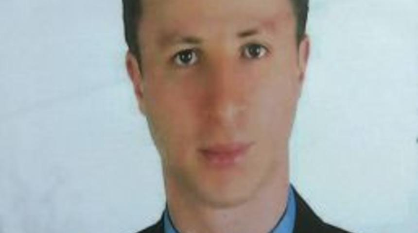 Babasıyla Aynı Yaşta &Ouml;len Gen&ccedil; &Ouml;ğretmen, &Ouml;ğrencilerini Yasa Boğdu