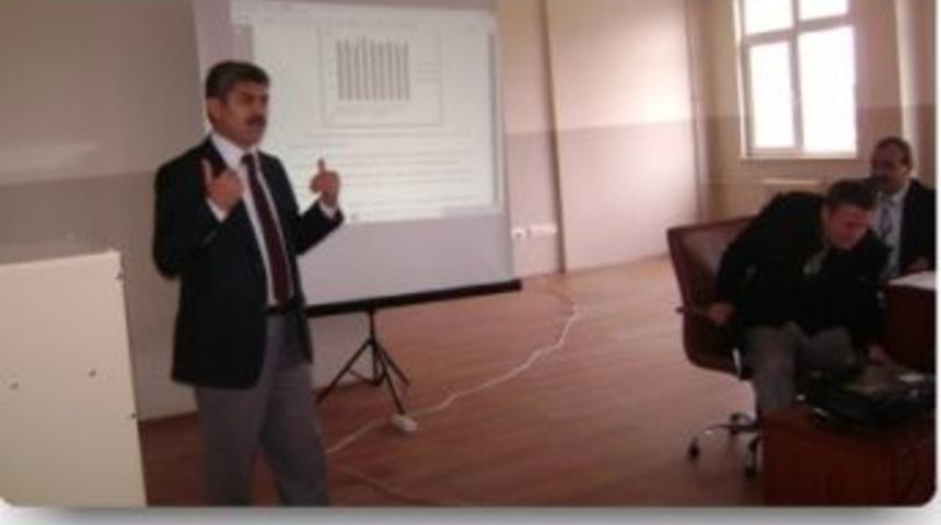 Okul m&uuml;d&uuml;rleri ile değerlendirme toplantısı