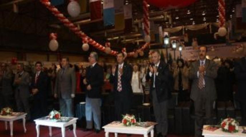 Milletvekili &Ouml;zel, T&uuml;rkiye'nin Renkleri Buluşması'nda Manisa'yı Tanıttı