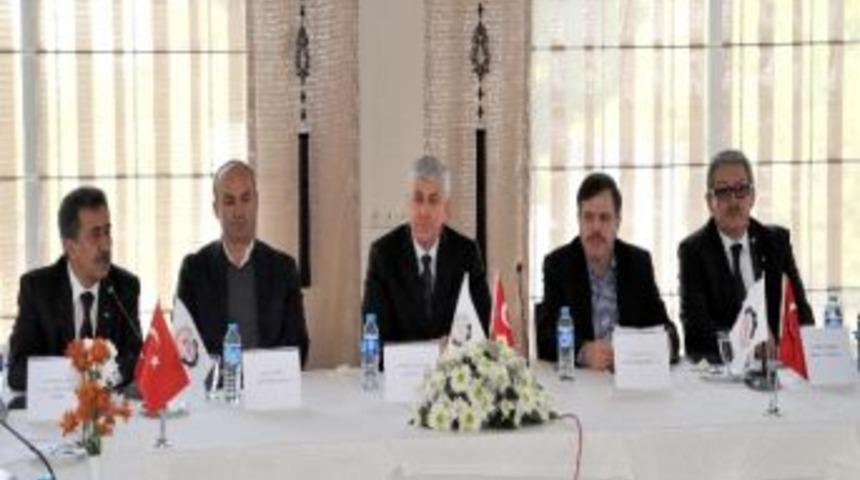 Utso’da Zafer Havalimanı İle İlgili Toplantı Yapıldı