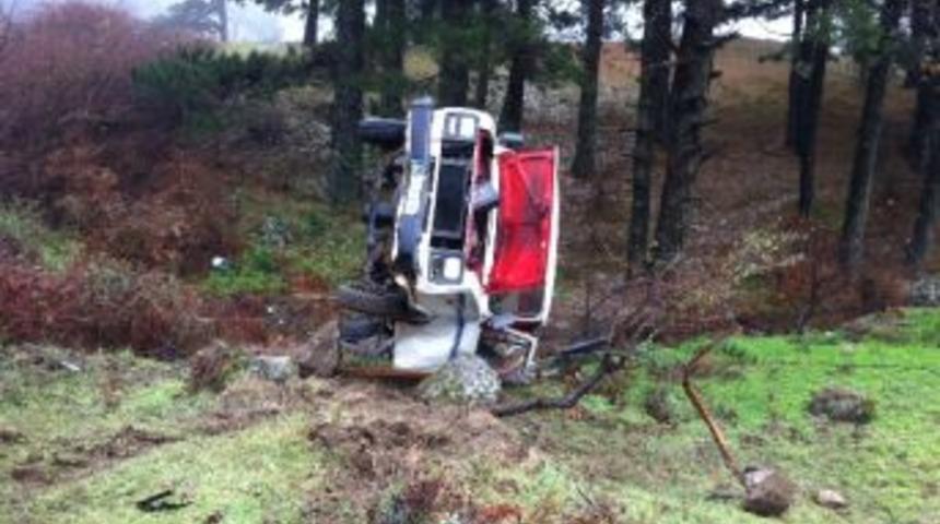 Edremit&rsquo;te Bir S&uuml;r&uuml;c&uuml; Devirdiği Aracı B&ouml;yle Bıraktı