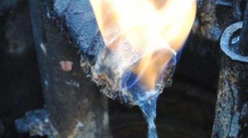 Kaynak Suyu Yanıyor Ama S&ouml;nm&uuml;yor