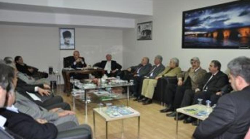 Başkan Akg&uuml;n&rsquo;e Mardinlilerden ziyaret