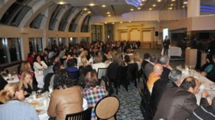 Akg&uuml;n, vatandaşları dinledi