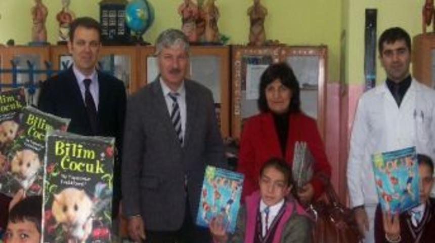 G&uuml;m&uuml;şhane&rsquo;de &Ouml;ğrencilere T&uuml;bitak Ve Tse Dergileri Dağıtıldı