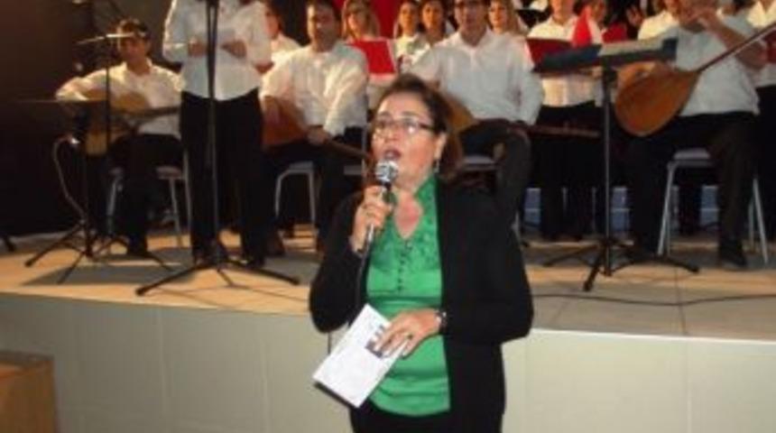 Ayvalık Hem Kursiyeri &Ouml;ğretmenlerden T&uuml;rk&uuml; Ş&ouml;leni