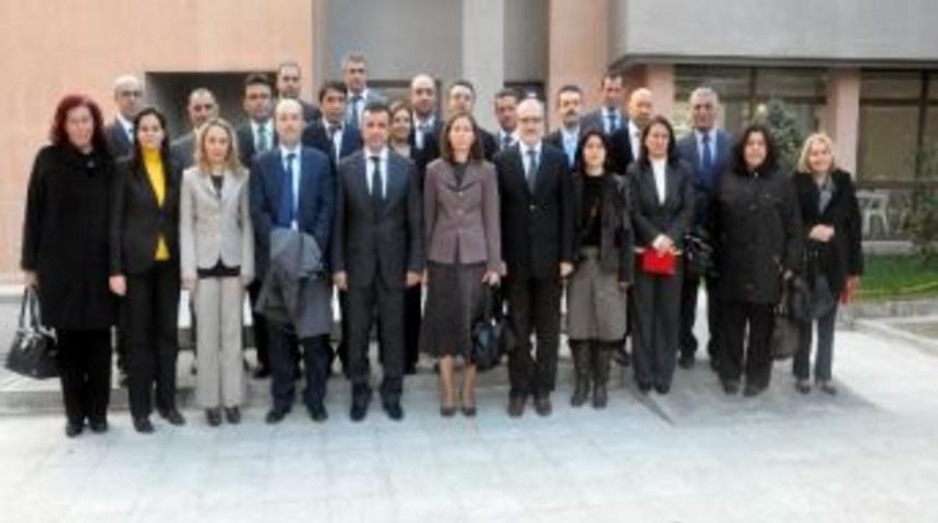 Sağlık Personeline Plaketli Teşekk&uuml;r