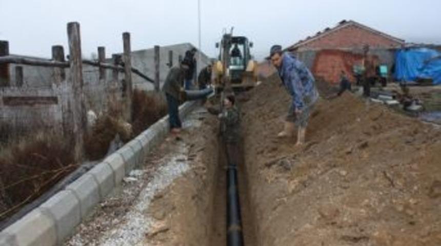 &Ccedil;ay İl&ccedil;esinde &Ccedil;iftliklerin Alt Yapısı Yenilendi