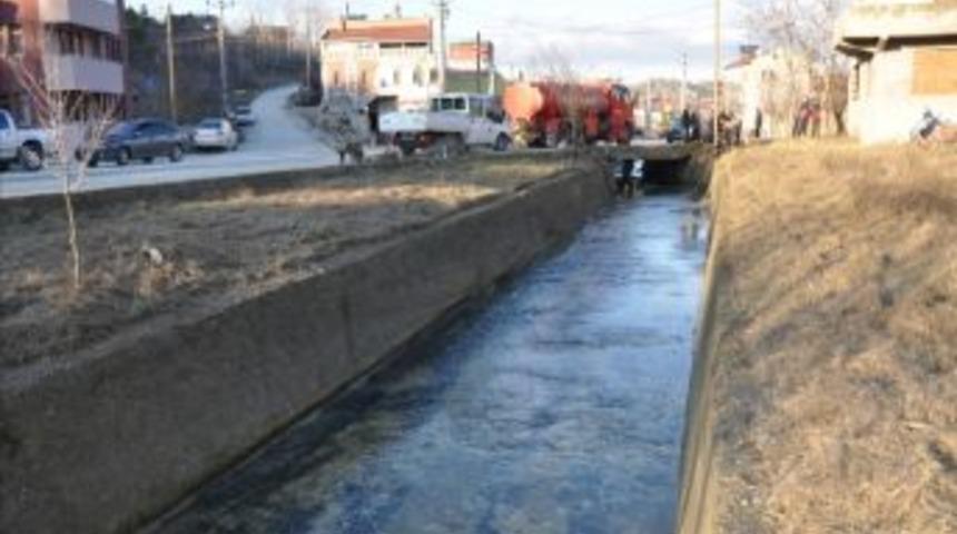 Park Ve Bah&ccedil;eler M&uuml;d&uuml;rl&uuml;ğ&uuml;&rsquo;nden Suluceviz Deresi&rsquo;nde Temizlik &Ccedil;alışması