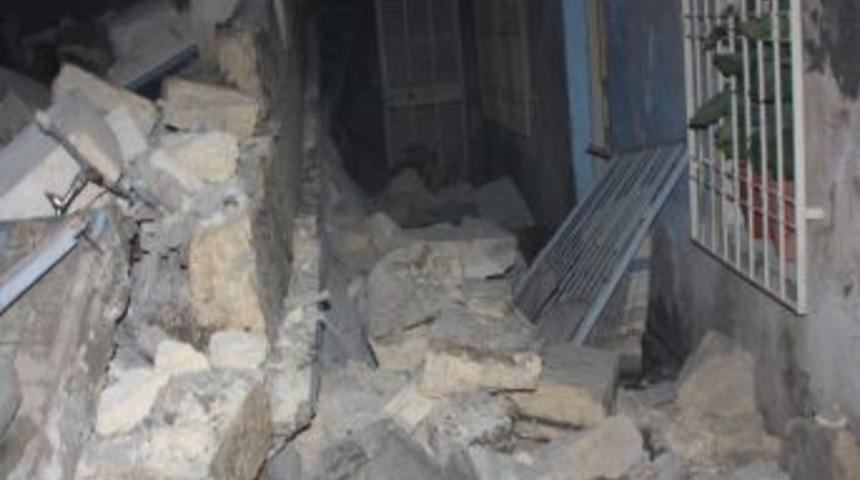 Mersin&rsquo;de Terk Edilmiş Iki Katlı Bina &Ccedil;&ouml;kt&uuml;