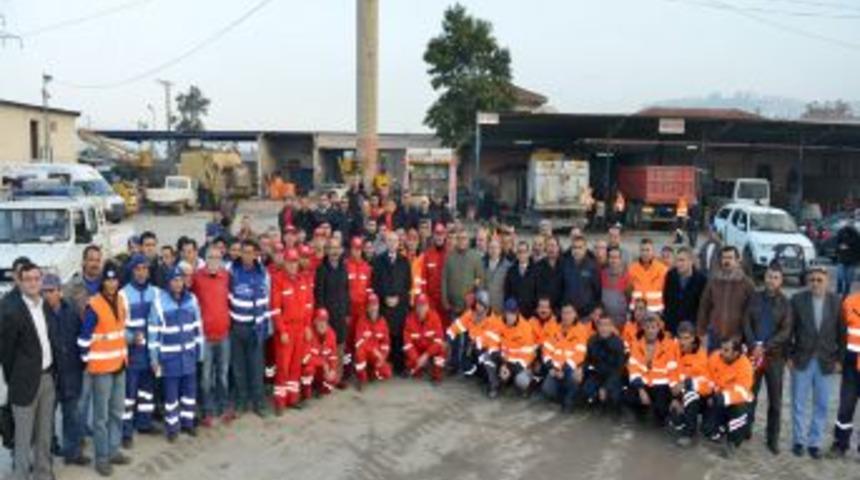 İzmir B&uuml;y&uuml;kşehir'in Temizlik Kervanına &Ccedil;iğli De Katıldı
