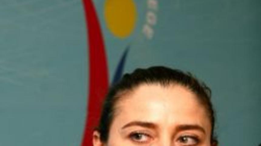 Ece Uslu: Sanata Hak Ettiği Değer Verilmiyor