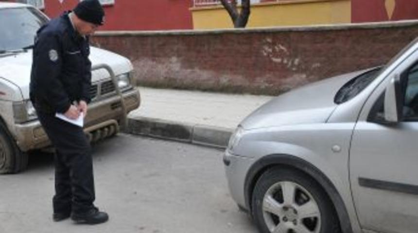 &Ccedil;orum'da Alkoll&uuml; Gen&ccedil;ler 120 Aracın Lastiğini Kesti