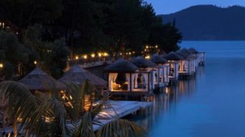 Angel's Peninsula'ya Iki &Ouml;d&uuml;l Daha