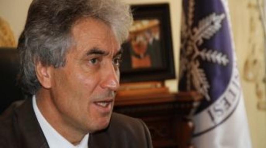 Rekt&ouml;r Korkmaz: Ardahan &Uuml;niversitesi Karanlığa Karşı Yakılan Bir &Ccedil;ıradır