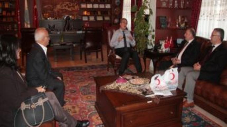 T&uuml;rk Kızılayı Nevşehir Şubesi Heyeti &Uuml;nver&rsquo;i Ziyaret Etti