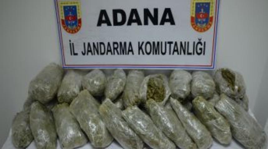 &Ouml;ğrencileri Hedef Alan Uyuşturucu Tacirleri 50 Kilo Esrarla Yakalandı