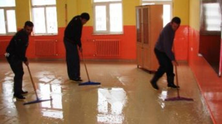 Van H&uuml;srevpaşa İlkokulu Ve Ortaokulu A&ccedil;ılıyor