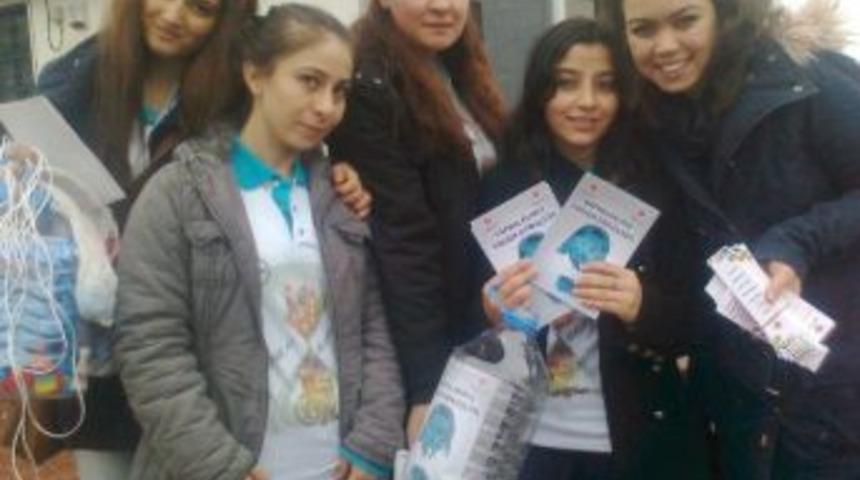 &Uuml;niversite &Ouml;ğrencilerinden Kapak Toplama Kampanyası