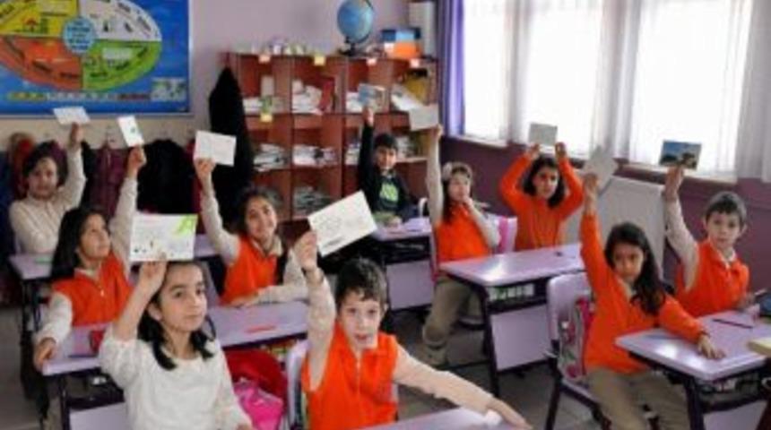 Kolej &Ouml;ğrencilerinden Cumhurbaşkanı Ve Başbakana Kartpostallı Yeni Yıl Tebriği