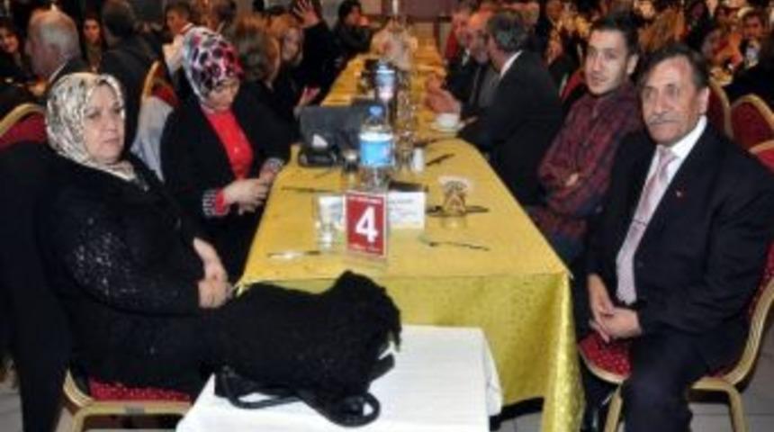 &Ouml;ğretmen Ve Veliler Tanışma Gecesinde Buluştu