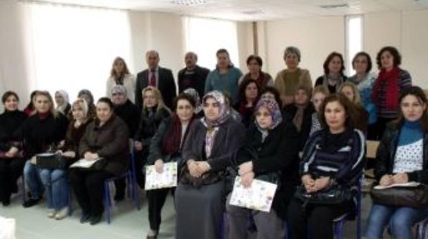 Kursiyerlere Dikiş Makinası Kullanımı &Ouml;ğretildi