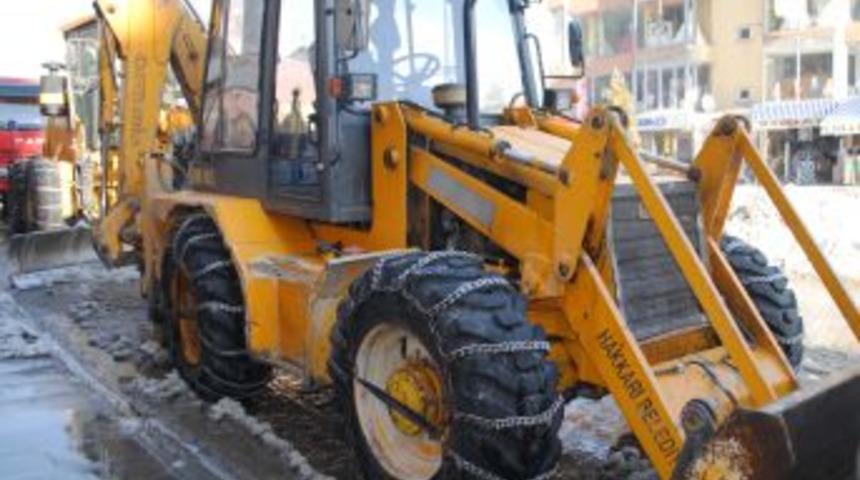 Hakkari'de 6 K&ouml;y&uuml;n Yolu Ulaşıma Kapandı