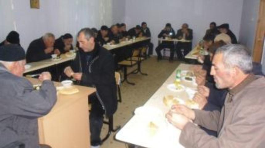 Tortum M&uuml;ft&uuml;l&uuml;ğ&uuml;'nden Sabah Namazı Sonrası Kahvaltı İkramı