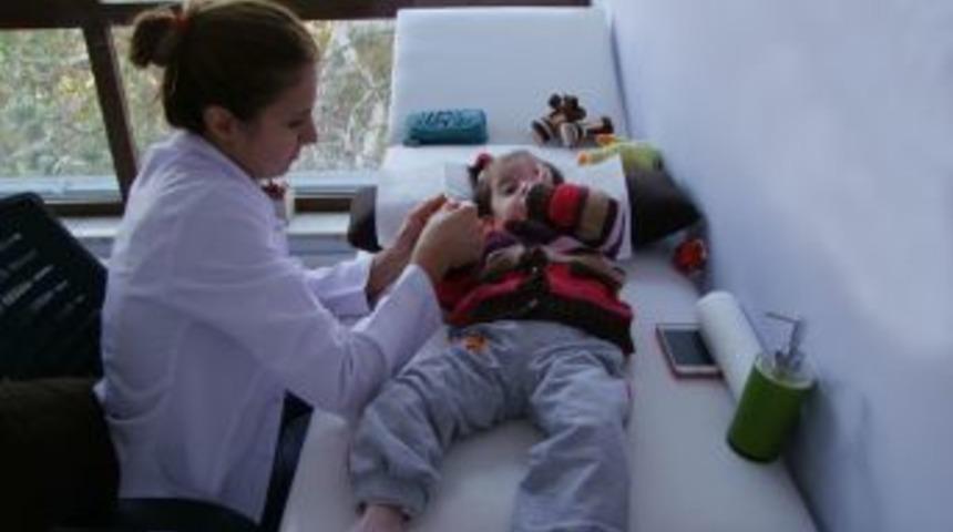 Doktorların 'yaşamaz' Dediği Hidrosefali Hastası &Ouml;yk&uuml; 2 Yaşına Girdi