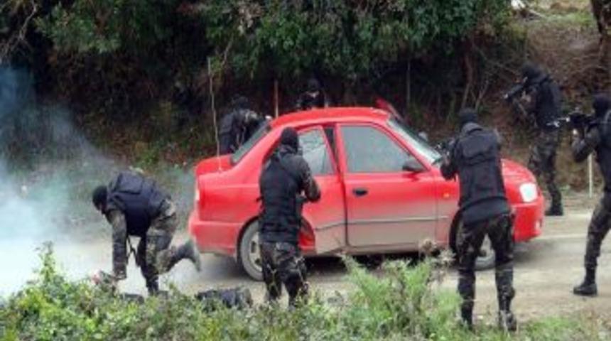 Sinop Polisinden Ger&ccedil;eğini Aratmayan Tatbikat