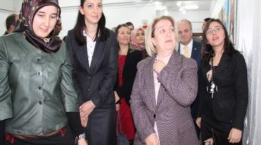 Aile Yaşam Merkezi Sergisine B&uuml;y&uuml;k İlgi