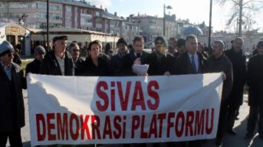 Sivas Demokrasi Platformu &Uuml;yelerinden Odt&uuml; &Ouml;ğrencilerine Ve Demir &Ccedil;elik İş&ccedil;ilerine Destek Verdi