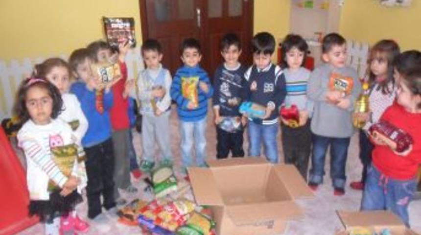 Kreş &Ccedil;ocuklarının Yardım Kolileri Ihtiya&ccedil; Sahiplerine Teslim Edildi