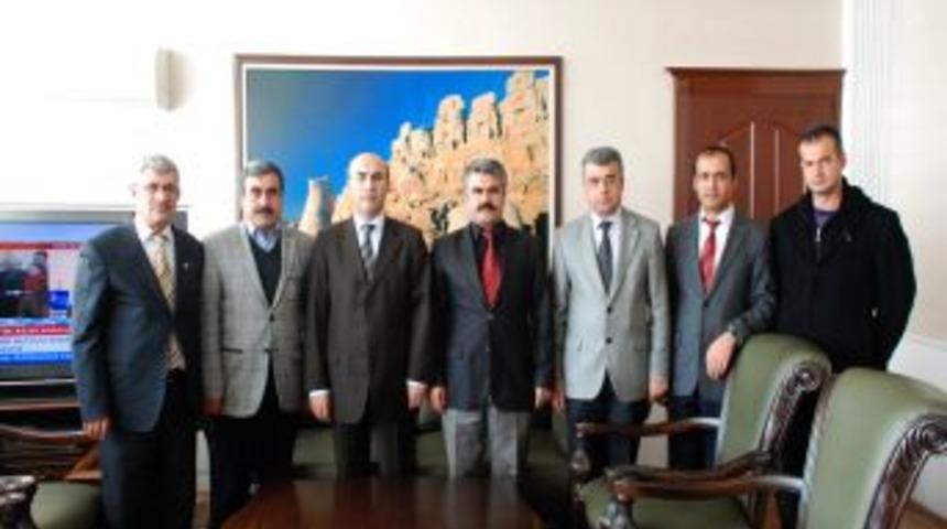 İzol -Der Vali Mahmut Demirtaş&rsquo;ı Ziyaret Etti