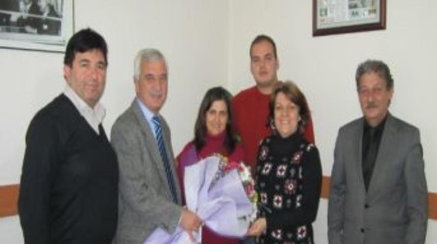 Başkan Keskin, &Ouml;demiş'te 15 Yıldır G&uuml;nl&uuml;k Yayın Yapan K&uuml;&ccedil;&uuml;kmenderes&rsquo;i Kutladı