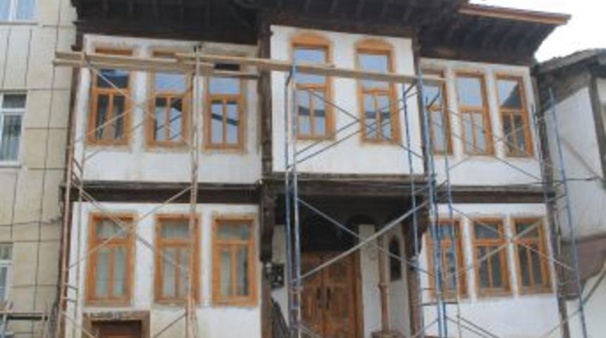 Kastamonu'da Kentsel D&ouml;n&uuml;ş&uuml;m Arka Sokaklardan Başladı