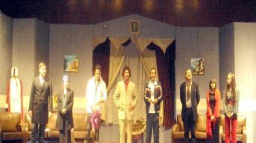 &ldquo;şebelebettin Paşa &ldquo;ayakta Alkışlandı