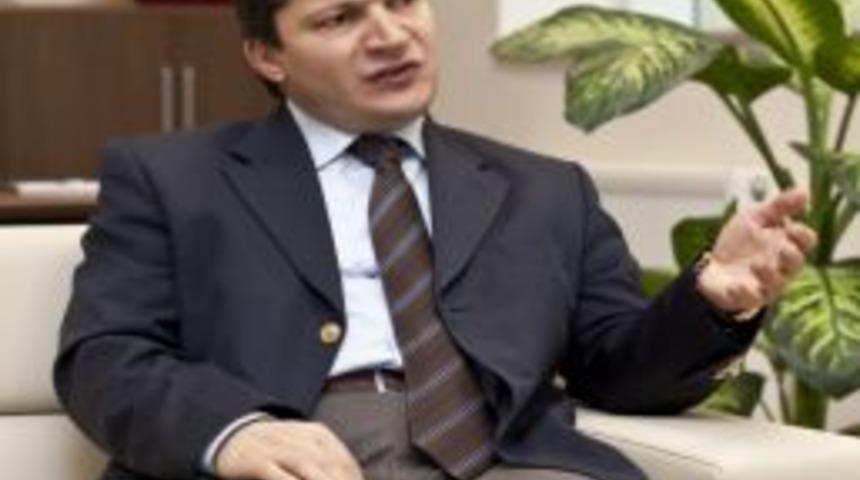 "&Ouml;ğrenciler, Demokratik Haklarını Şiddetle Aramamalılar"