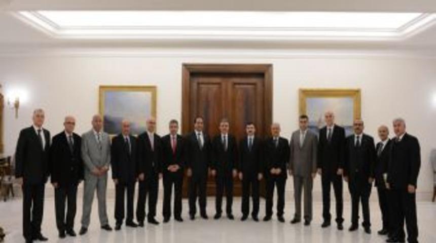 Cumhurbaşkanı G&uuml;l, Tarsus Heyetini &Ccedil;ankaya K&ouml;şk&uuml;&rsquo;nde Kabul Etti