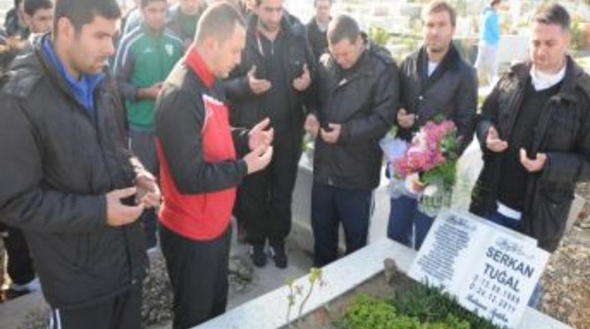 Belediyesporlu Futbolcular Serkan&rsquo;ı Unutmadı