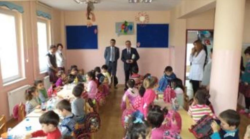 Kaymakam &Ccedil;ınar&rsquo;dan Minik &Ouml;ğrencilere Ziyaret