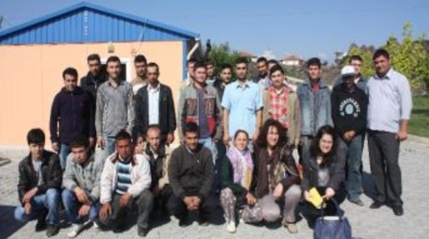 Kula Belediyesi Kursları, 2012 Yılında 198 Mezun Verdi