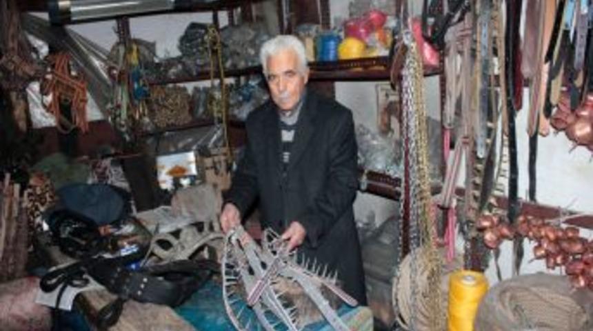 Mesleği Yok Oldu Denilmesin Diye D&uuml;kkanını A&ccedil;ık Tutuyor