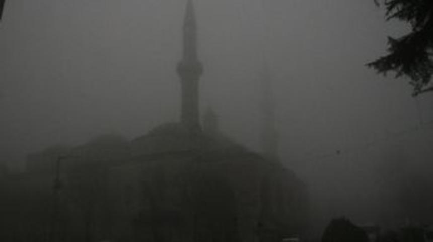 Yoğun Sis Edirne&rsquo;de Hayatı Olumsuz Etkiliyor
